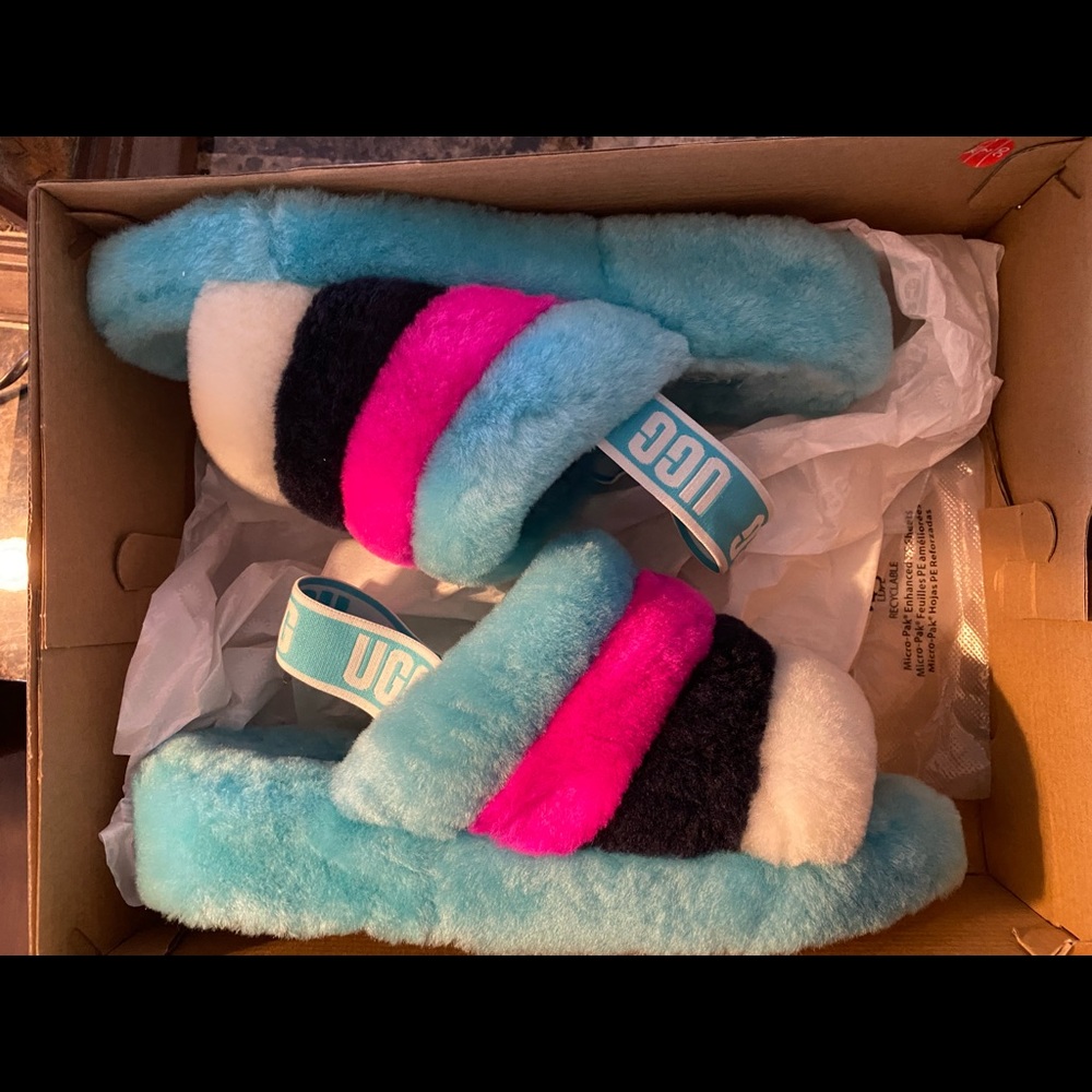 UGG SLIDES